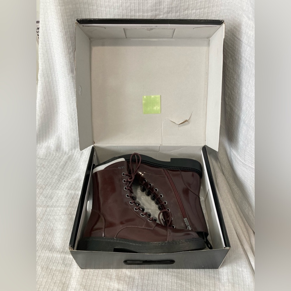 (NIB) Women’s DKNY Malaya Lace-Up Combat Booties - Picture 7 of 7